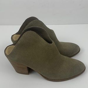Chinese Launday ankle bootie’s